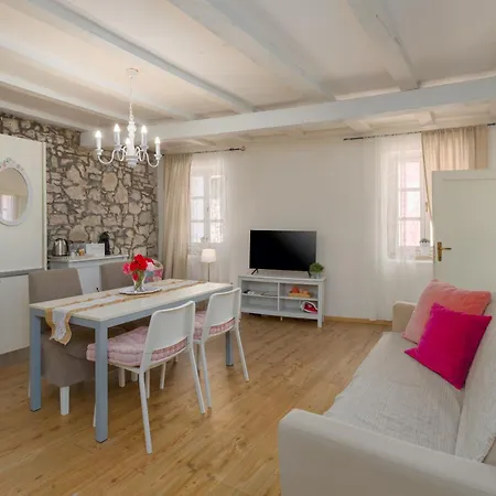 Bianco&rosa Rovinj
