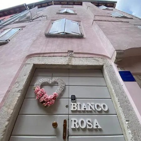 Bianco&rosa Apartman *